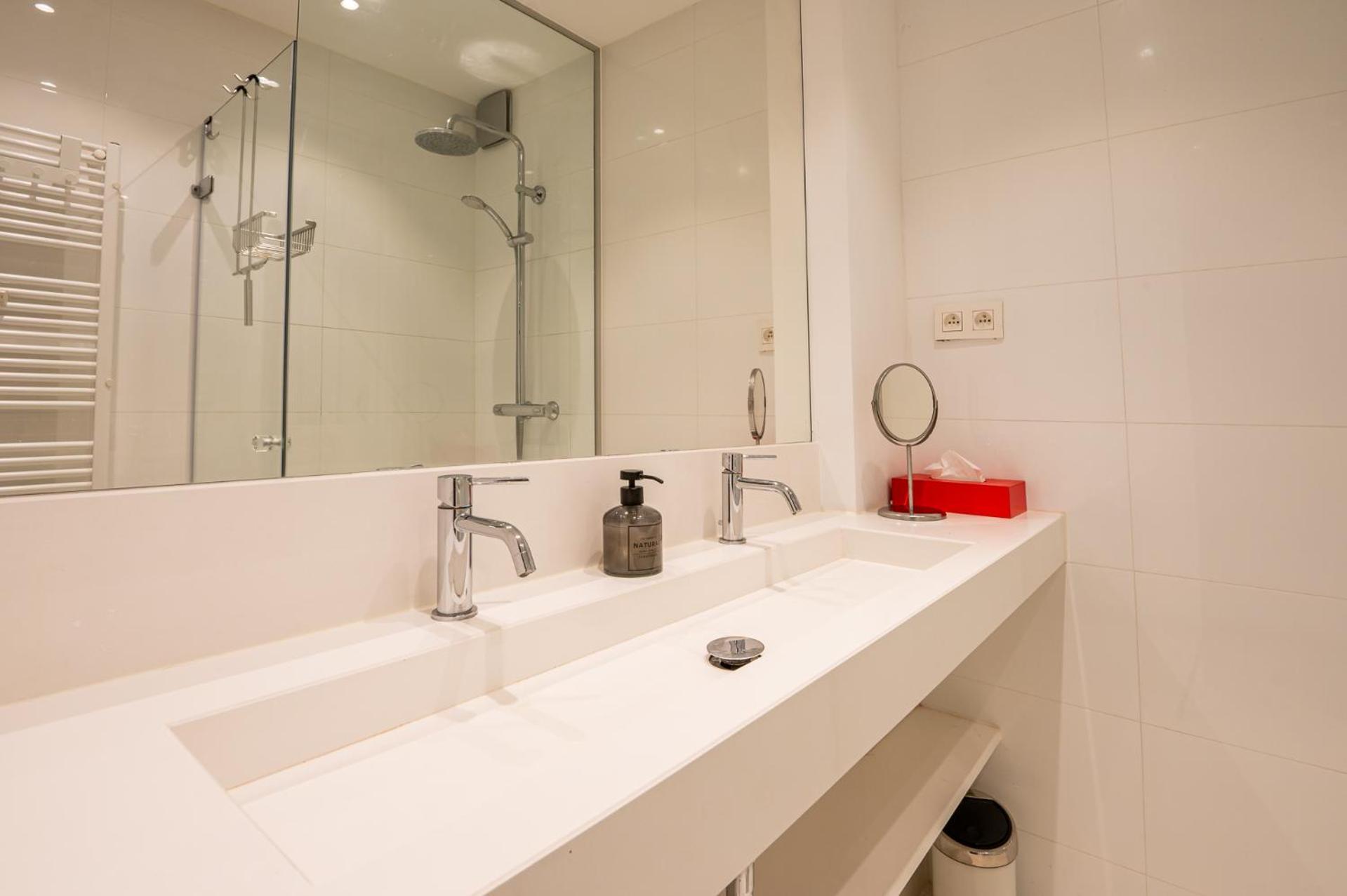 Eliza - Luxurious Apartment With Stunning Sea Views Остенде Екстериор снимка