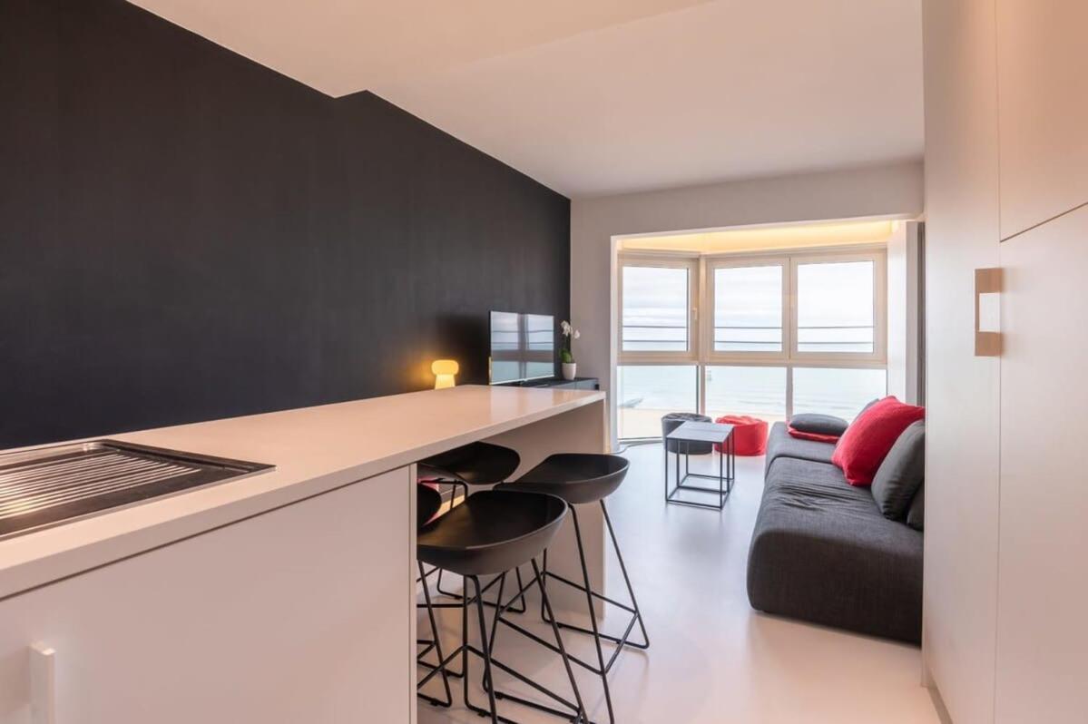 Eliza - Luxurious Apartment With Stunning Sea Views Остенде Екстериор снимка