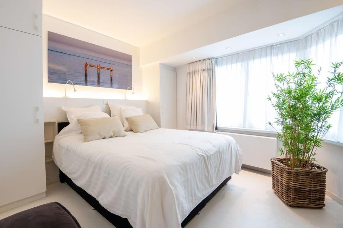 Eliza - Luxurious Apartment With Stunning Sea Views Остенде Екстериор снимка